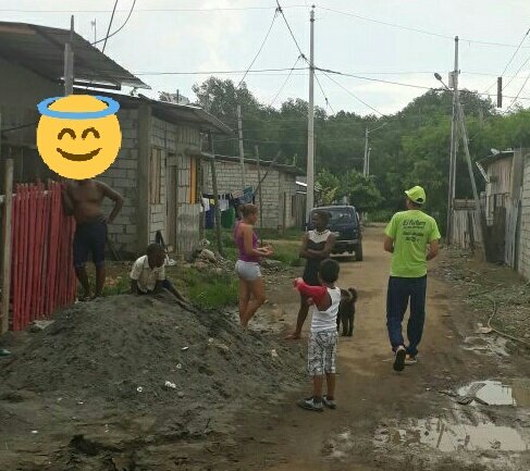 SER_FRAP's tweet photo. @Lenin Los q arriesgamos nuestras vidas por ud tambien speramos diálogo .@Lenin mientras los Bucaram esperan en CNEL..!! @MashiRafael https://t.co/W7z4Rg2Rch