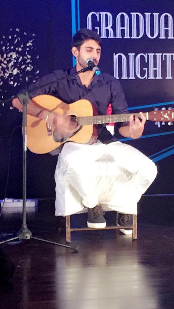 LifeAtLUMS's tweet photo. A musical note by a talented #Luminite! #GraduatingLuminite #batchof2017 #GraduationNight https://t.co/QCb7rRyLAE