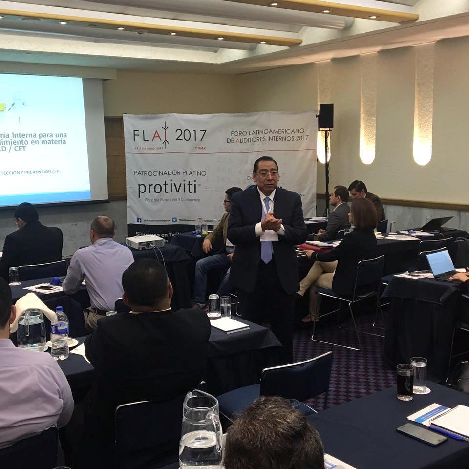 PhiloBusinessIn's tweet photo. Presentándose en este momento Javier H. López de AML. Detección y Prevención. #PhiloAuditores2017 #PhiloBusinessIntelligence https://t.co/MzScYb0yc4