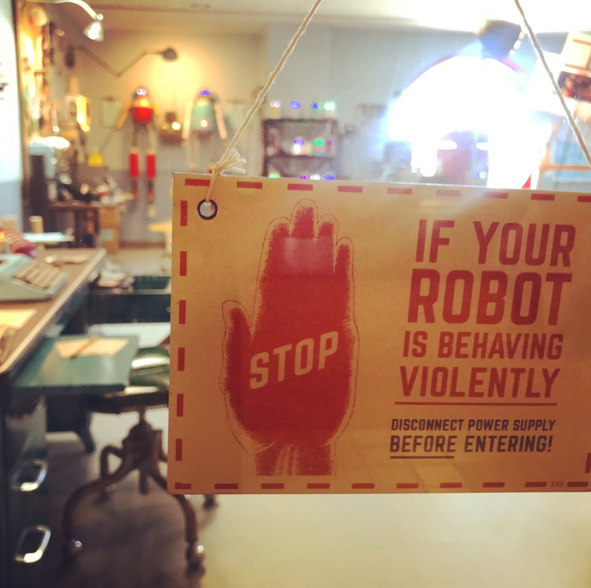 Vegas_Mandolin's tweet image. #robotrepair -because your robot needs love, too!