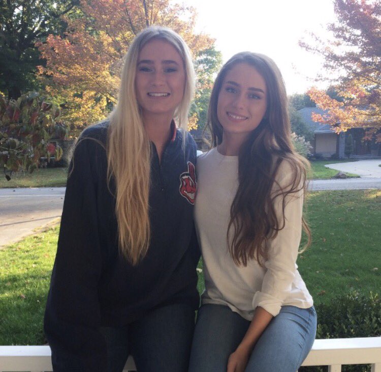 samrihvalsky's tweet photo. happy birthday @sidneyrihvalsky thank you for always being a great sister and bff i love you 💜 https://t.co/uDq916EzeA