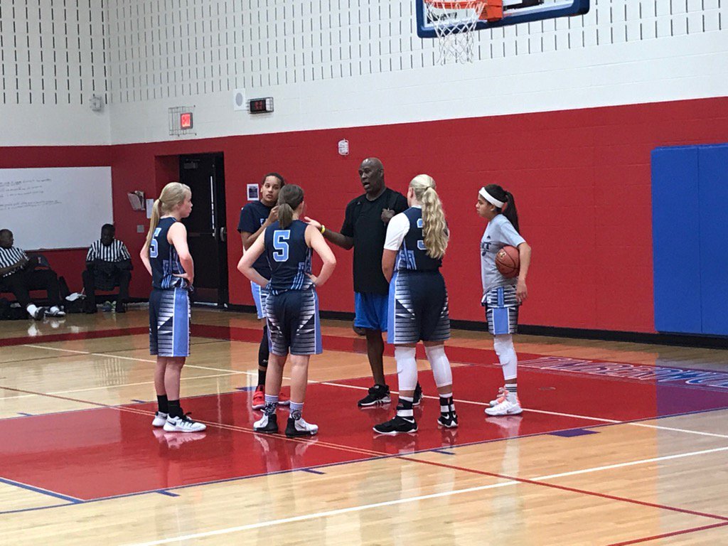 Hay18Michelle's tweet photo. Our team of 5. Send us some good vibes as they battle it out. Won game 1. 🎉 #HBWT #super64national https://t.co/559oO6GqZz