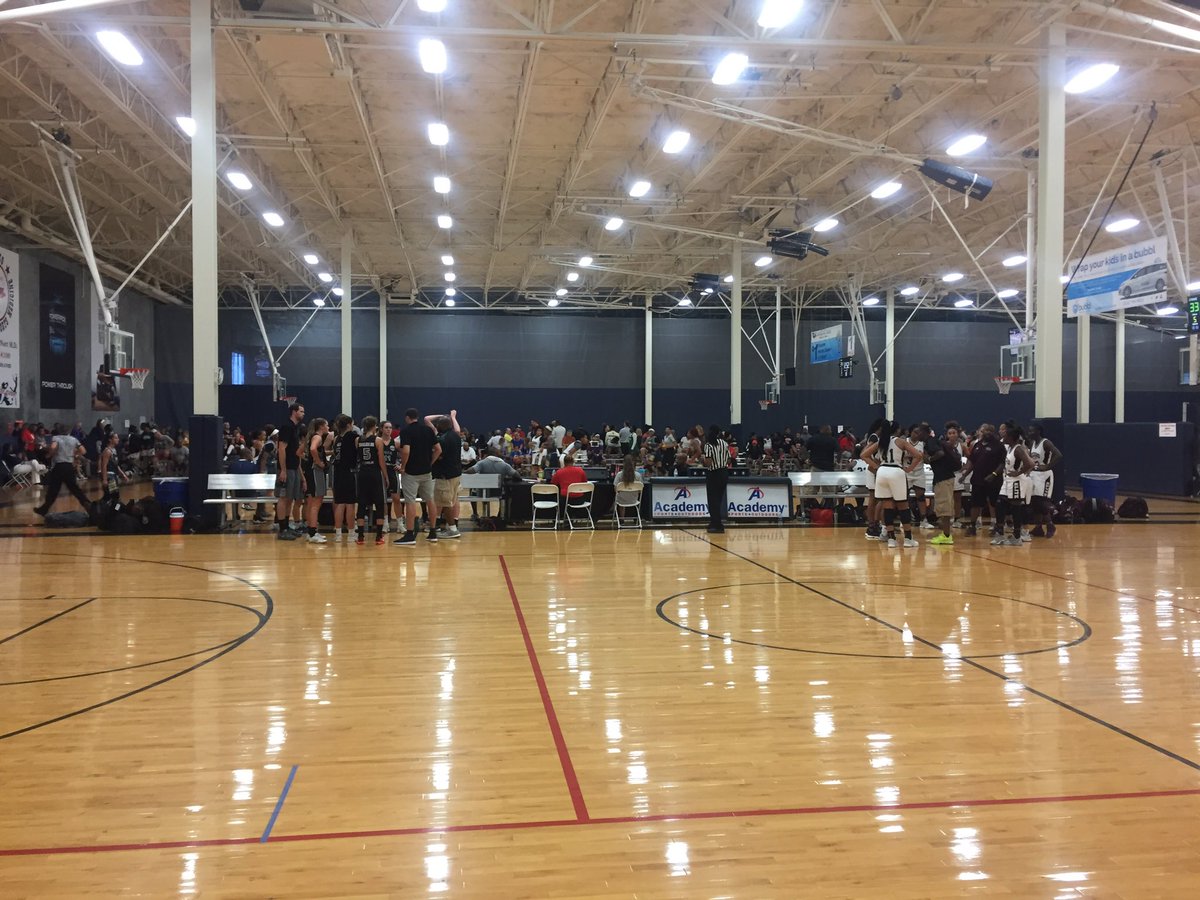 jeeevss's tweet image. AUSA Emerald (Crt 2) &amp;amp; Gold (Crt 1) both playing today 2:15 Frisco. Emerald in the final 16 champs. Gold looking to bounce back!! @PBRhoops