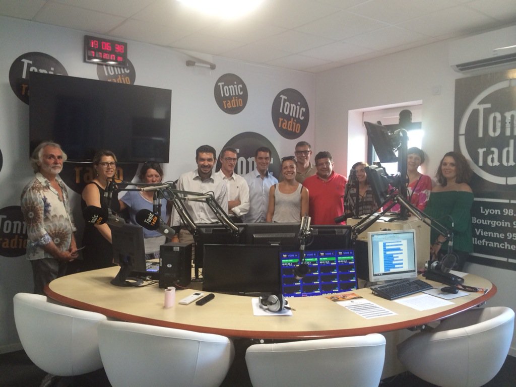 Caisse Locale St Didier <a href="/ca_centrest/">Crédit Agricole Centre-est</a>
Culture avec musique 
<a href="/tonicradio/">Tonic Radio</a> et peinture
Couty peintre témoin de son temps