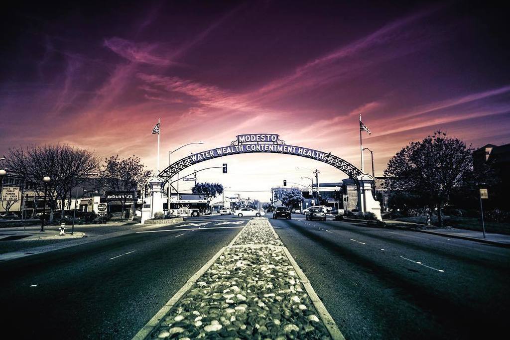 KJamnadasPhoto's tweet image. Glorious. #Modesto #Arch #California #Friday ift.tt/2sVIvmX