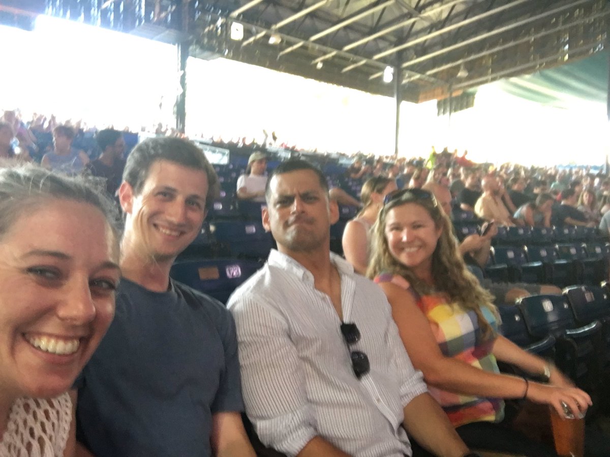 HelloLauraKelly's tweet photo. #DispatchMPP @MerriweatherPP #univorns #bfforlife #gustermpp #glitteryvagina #pregame #wokeuplikethis https://t.co/j8SiudCxTv