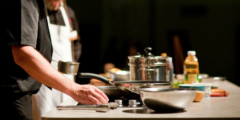 If you're a #CSFoodie, there's so much to see <a href="/calgarystampede/">Calgary Stampede</a> kitchen theatre. Here's a handy schedule for y'all! calgarystampede.com/stampede/attra…