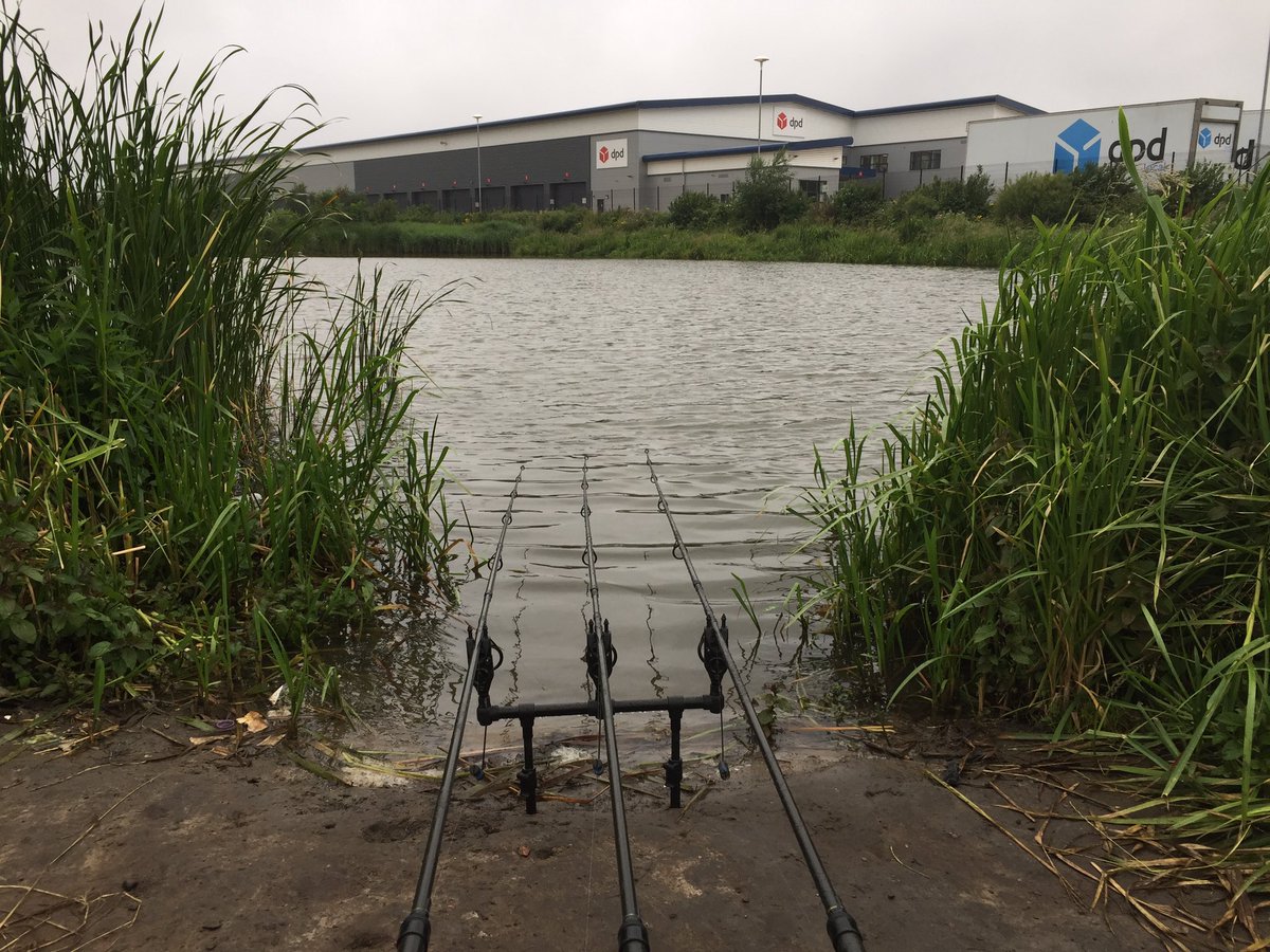 ViperTackleLTD's tweet photo. Set up for the night on the local lake trying to catch a nice Carp this new weather change⛈@CoreBaits_uk #TeamCoreBaits #TeamNB #CarpFishing https://t.co/dGzrNqtrU2