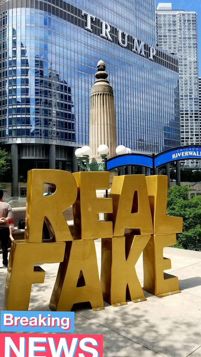 filmzbydre's tweet image. #fakeasspresident