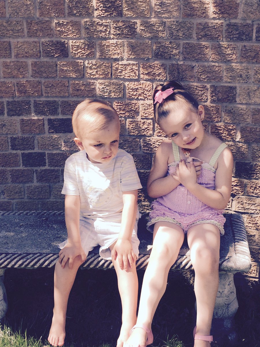 Adrianalili2013's tweet photo. Summer days โ๏ธโ๏ธ๐ in #katemack #mitchandsons #family https://t.co/xV0tjSd46b