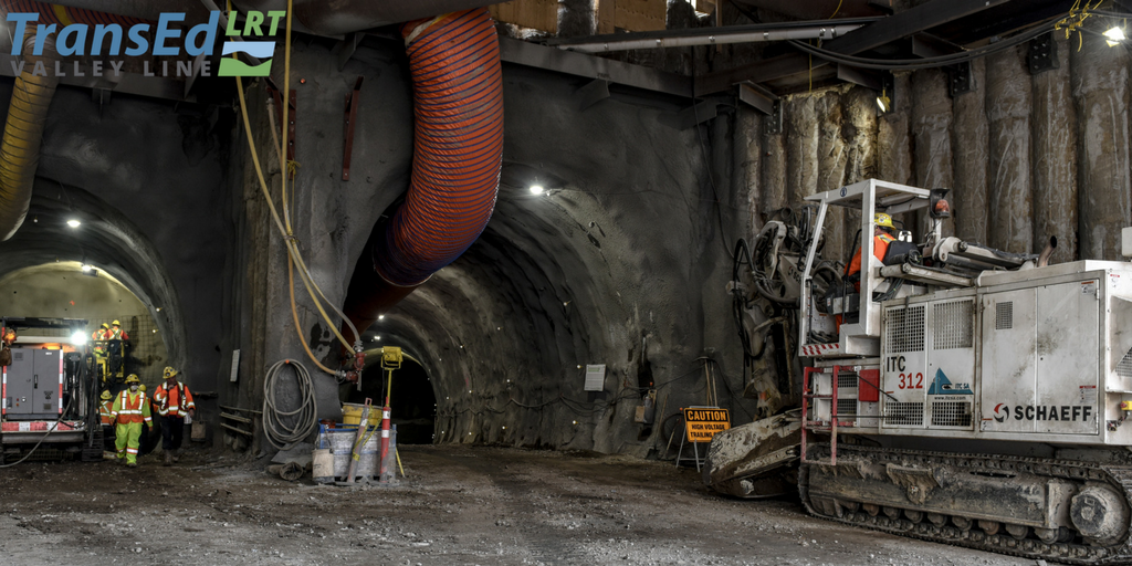 DEKFmdpVoAApITx.png:large