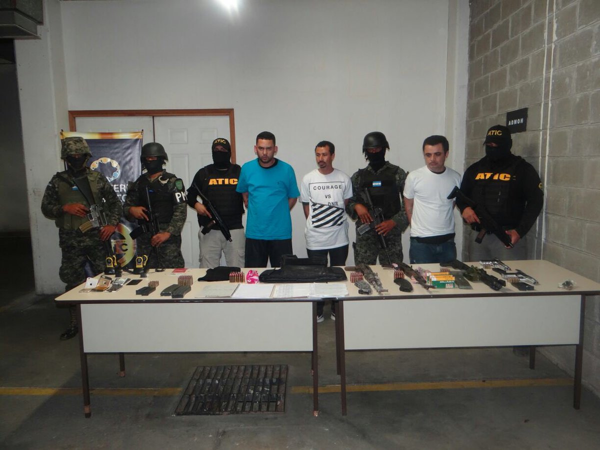 MP_Honduras's tweet photo. #FESCCO y #ATIC logran Prisión Preventiva contra miembros de la Mara "18" fugados del Centro Penitenciario de Támara https://t.co/oOSrOyjZAU https://t.co/pX8DKTRJ2k