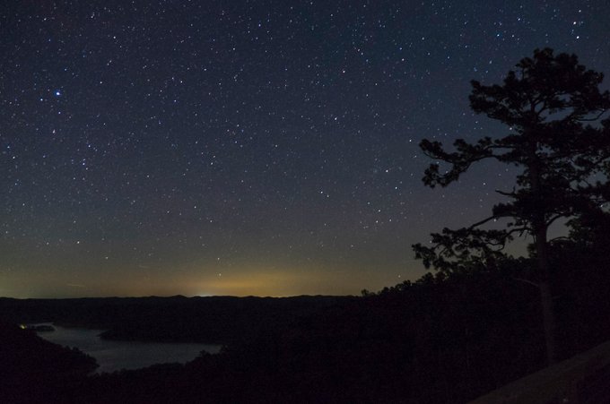 InRfocus's tweet photo. How many shooting stars do you see? #NightPhotography https://t.co/6F2FaRo2MF