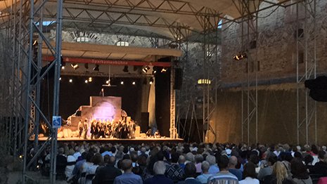 theaterkoblenz's tweet photo. Die Pause von „Carmen“ auf der @FestungKoblenz ist vorbei. Heute bei allerschönstem Sommerwetter, allerbeste Opernstimmung. https://t.co/zsDtPuRSWX