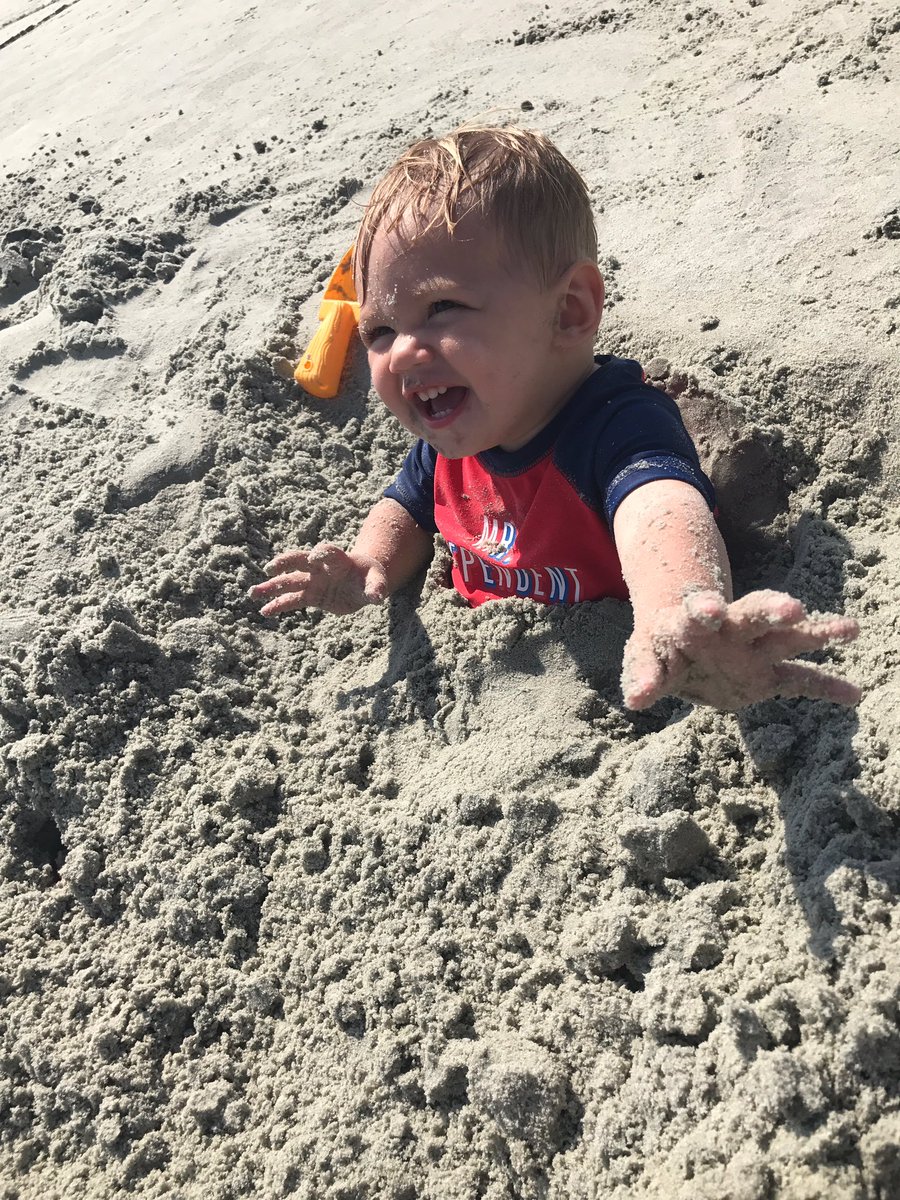 TheoReactionss's tweet image. Mommy made daddy's body disappear in the sand. I joined in on the fun. #BeachBaby #SummerVibes