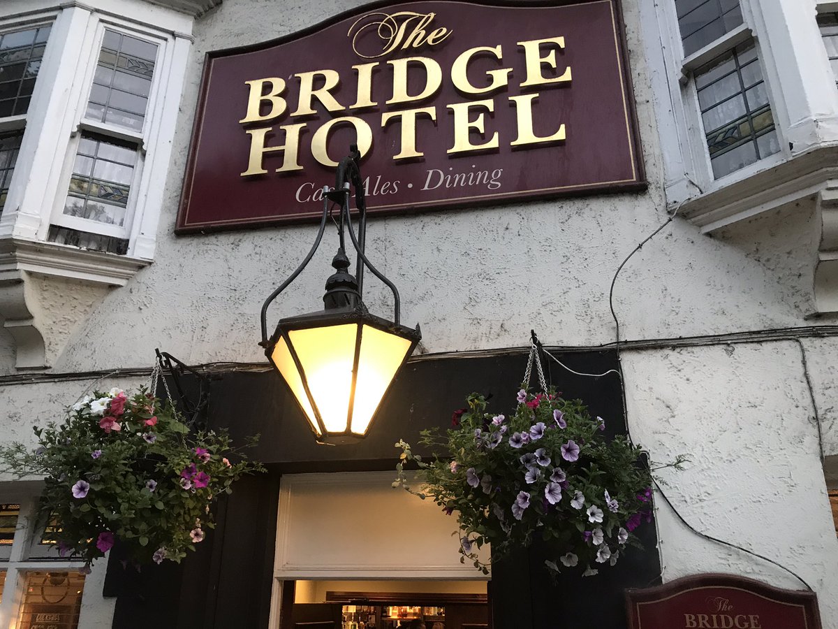 John_Burgess001's tweet photo. Can't believe how quickly time has flown. It was a year ago outside this pub that #DaveyHopper pulled over with @JeremyCorbyn4PM https://t.co/zb12qWRQjQ