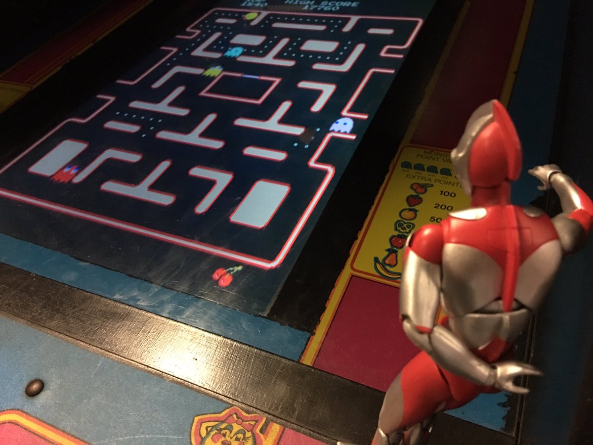 TheRealUltraman's tweet photo. Totally down with Ms. PAC-MAN. https://t.co/lWvG5POtgW
