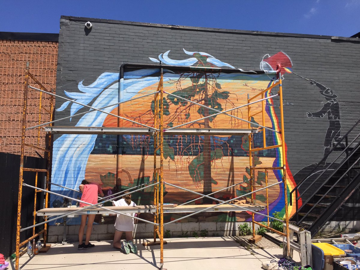 Some Grade 6 students in #LdnOnt are paying tribute to the late Tom Thomson with this mural. We meet a few of them @ 5:10. #cbc