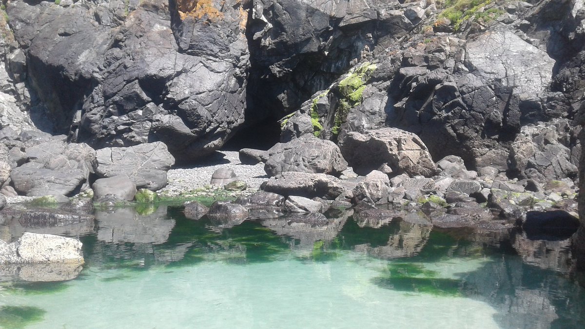 BH_Adventure's tweet photo. Day 24, Porthallow to Lizard @HenrysCampsite #bestcampsiteever #suchaperfectday our best day yet, met so many fantastic people https://t.co/FLHzx4rA1H