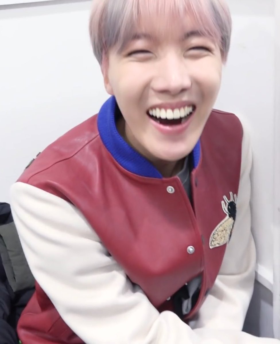 btslqpics's tweet photo. https://t.co/eb7TBTxpZT