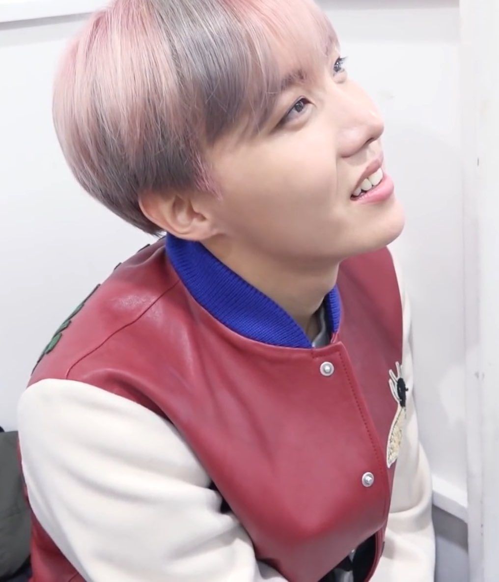 btslqpics's tweet photo. https://t.co/eb7TBTxpZT