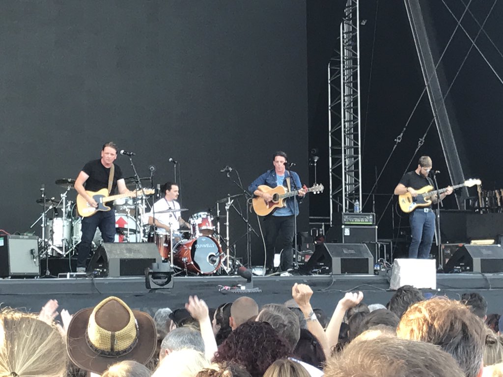 jameswills86's tweet photo. Great show by @thedunwells - great choice @bryanadams ! Keep up the good work lads! https://t.co/QBBCTF0Edp