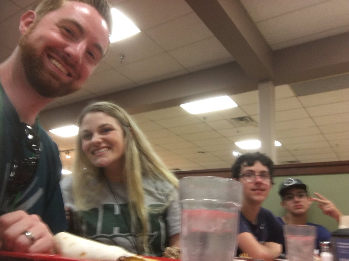 OneStudentLife's tweet image. Dinner!!!!!!!!!!! #slLiberty