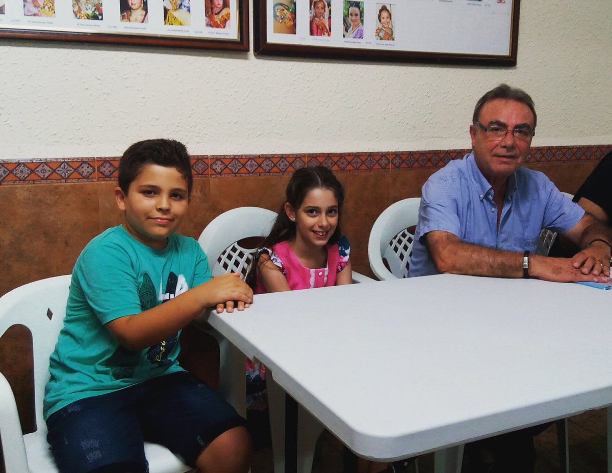 FallaSeneca's tweet image. 📣📣Ya tenemos máximos representantes 📝📝 infantiles, Leyre y Pablo 👑👑
Enhorabuena a los dos, vais a pasar un año muy bonito 🎉🎆🎉🎆🎉🎆