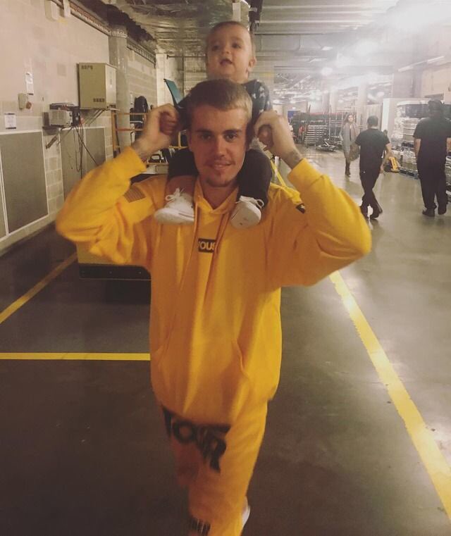 Bieber Clothing on X: justinbieber via Instagram (July 6) wearing a LOUIS  VUITTON x SUPREME cap, HILLSONG hoodie, FOG pants and OFF-WHITE x TIMBERLAND  boots.  / X