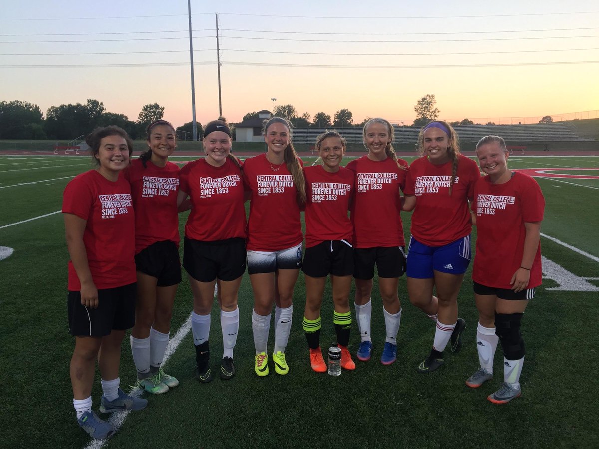 Look at this fine incoming class of eight at our camp tonight. Lovely women, quality ballers! #HSCamp2017