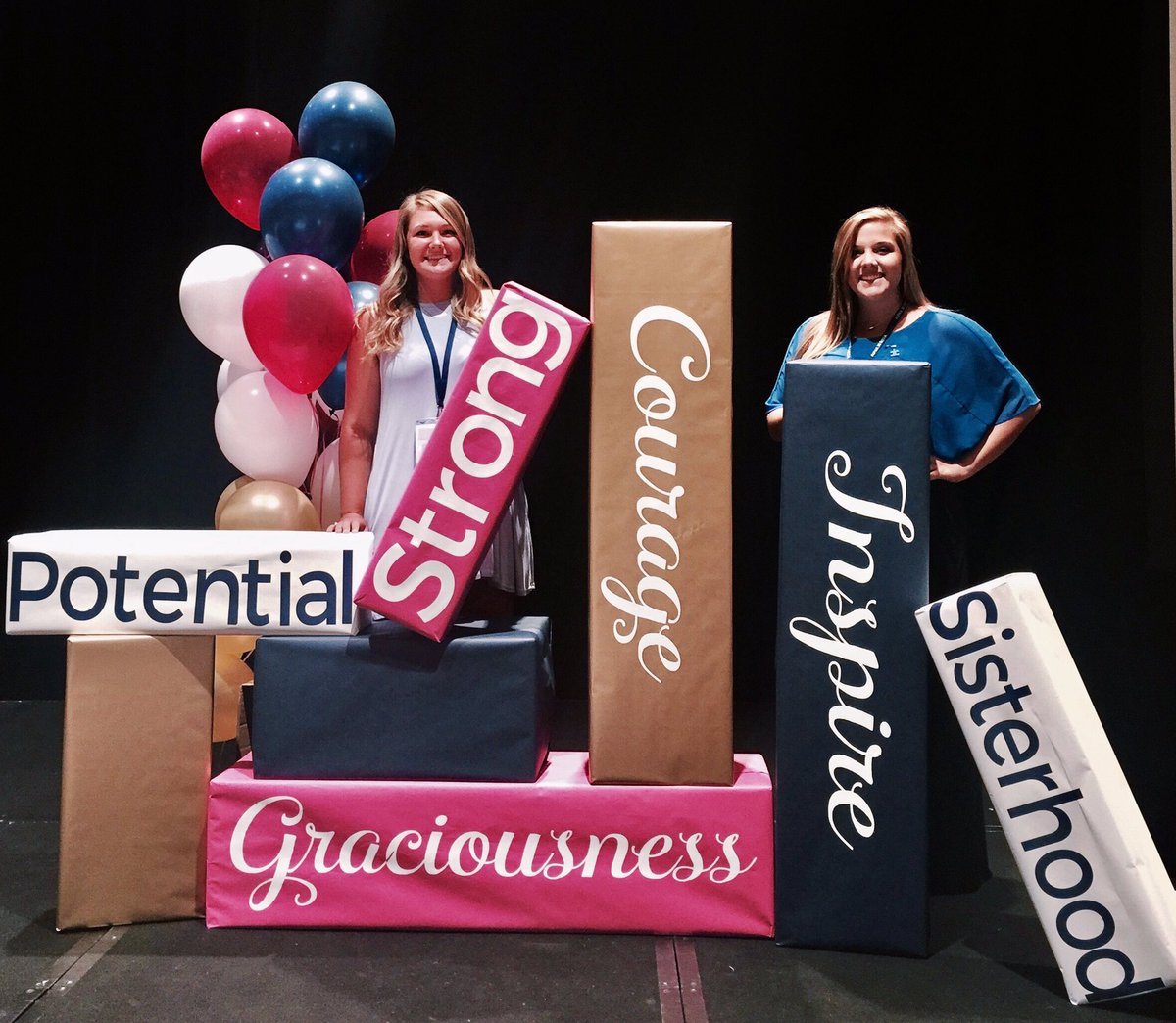 SIUEAXiD's tweet photo. The @alphaxidelta National Convention kicked off Wednesday and Paige and Abby have been having a blast! 🏙 #AXiDCHICAGO https://t.co/hTE7v2pGGy