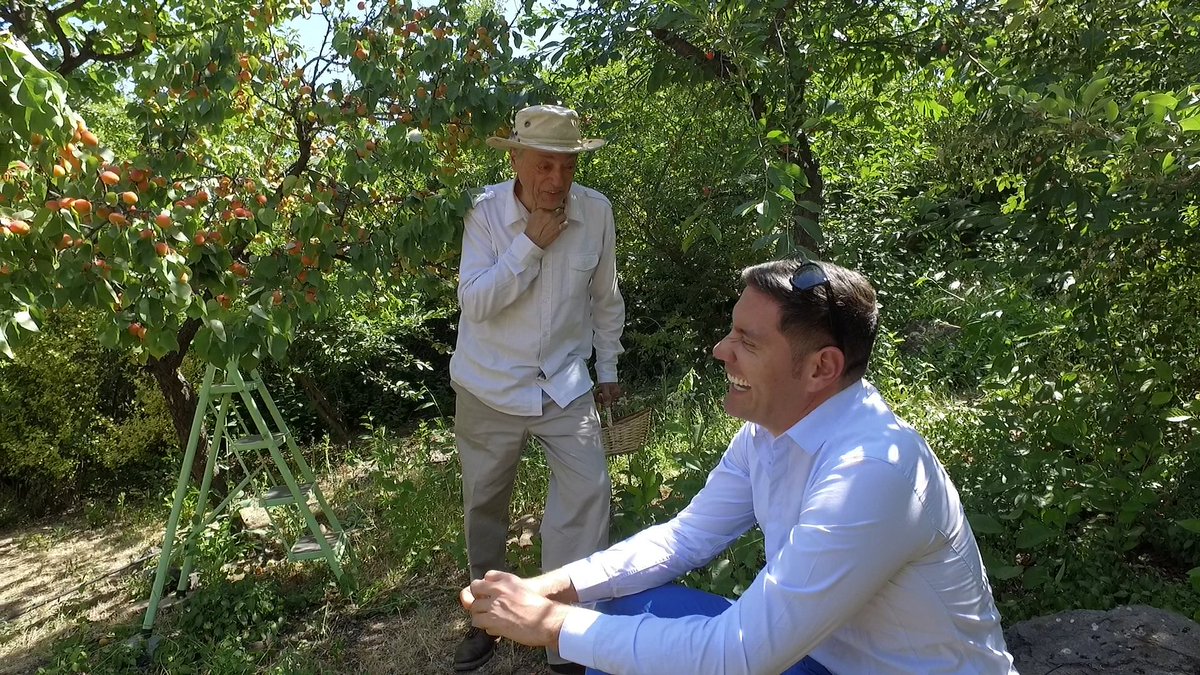 CANAL_13C's tweet photo. #PabloHuneeus nos abre las puertas de su hogar y vida en un gran capítulo de #LeccionesDeVida a las 18hrs junto a @PANCHOSAAVEDRA https://t.co/YYoV2MVHzP