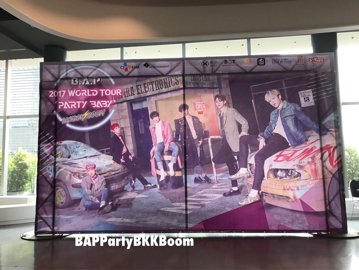 BAPPartyBKKBoom's tweet photo. เบบี้ที่น่ารักพร้อมกันไหมค่ะ เริ่มรับบัตร 13.00 น. ใครมาถึงแล้วแวะมาถ่ายรูปกันก่อนได้น๊า 💕 #BAPPartyBKKBoom https://t.co/cakphApe75