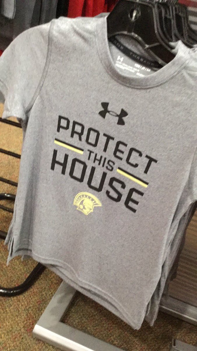 GACSpartanstore's tweet photo. Great new Under Armour youth polos and Threadborne tshirts. #underarmour #threadborne #protectthishouse #polo #gacspartanstore https://t.co/TJPLBqNXjH