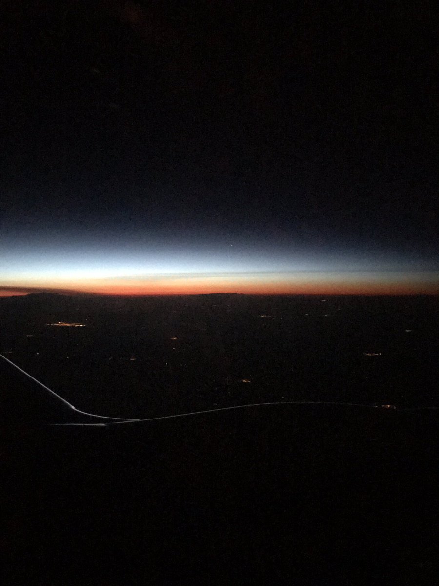 AnitaS0748's tweet photo. @iamlostcause Forgot to show you this I took from the plane on the way home from Cali! #NoFilter #ThoseColorsThough https://t.co/nzzEJB5W69