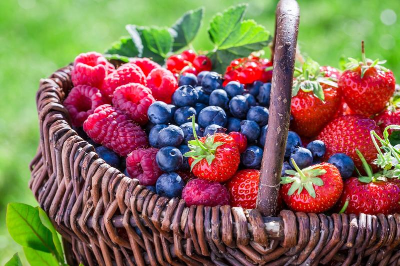 LISTEN: What To Do With Your Summer Fruit Haul bit.ly/2tSh3eh https://t.co/bNWuSR21g6