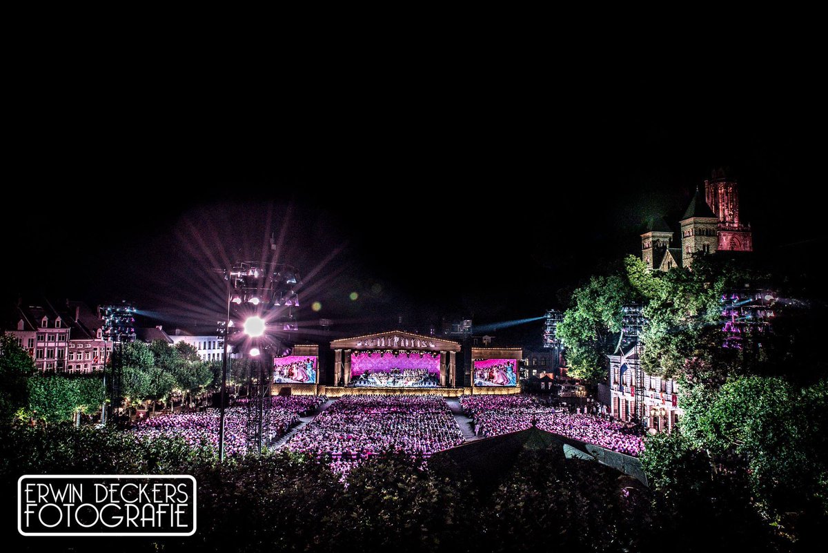 deckersfoto's tweet photo. André Rieu Vrijthof Concerts.
2/10 https://t.co/KZXtWN68M7