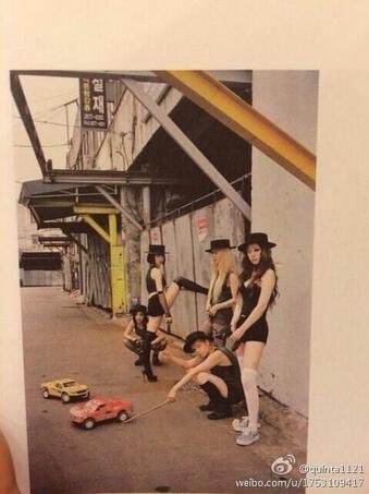 lunriv's tweet photo. f(x) are unbelievable🖤. #RedLight3years https://t.co/fb4BYbsgtd