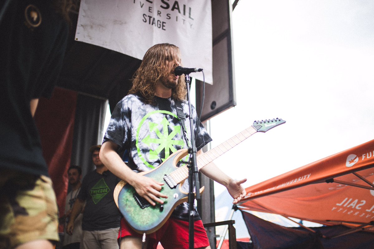 THESTRANGEHOUSE's tweet image. ☠️@knockedloose☠️

@VansWarpedTour 

📸: @doryymiller