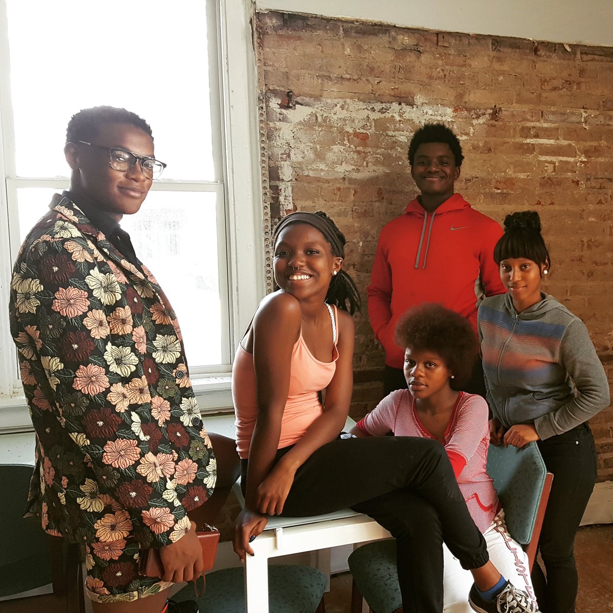The <a href="/EduXchangeCorps/">EduExchangeCorps</a> first class of King Sam's Guardians of Good, teaching kids in #StLouis City this summer! facebook.com/BigElad/posts/…