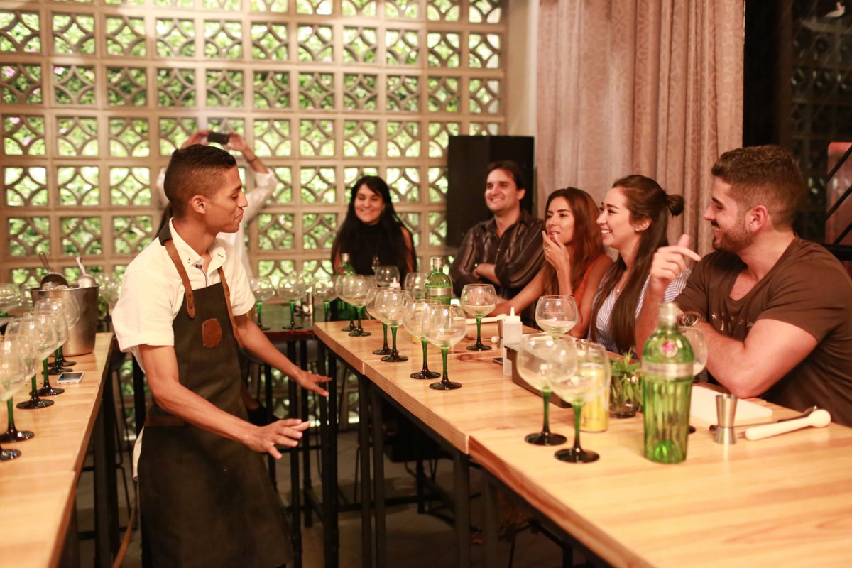 Nuestros divertidos talleres de #gintonic con #tanquerayten