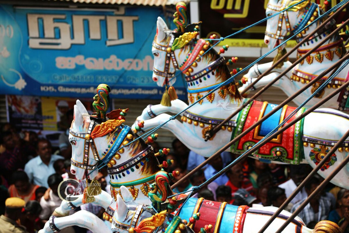 aaryaatv1's tweet photo. அருள்மிகு #நெல்லையப்பர் #திருக்கோவில் #ஆனித்தேரோட்டம்-2017-#crazyshots9500323003 #aaryaatvsnkl #Wedding #photography #candidphotography https://t.co/C4cytizVll