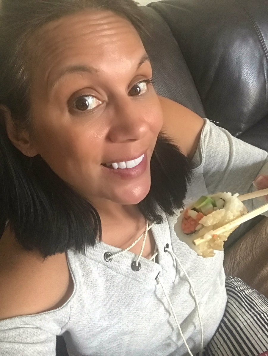 angie_fairbanks's tweet photo. Sushi and Wine. #DinnerForMe #HappyGirl https://t.co/dhaPabACZy