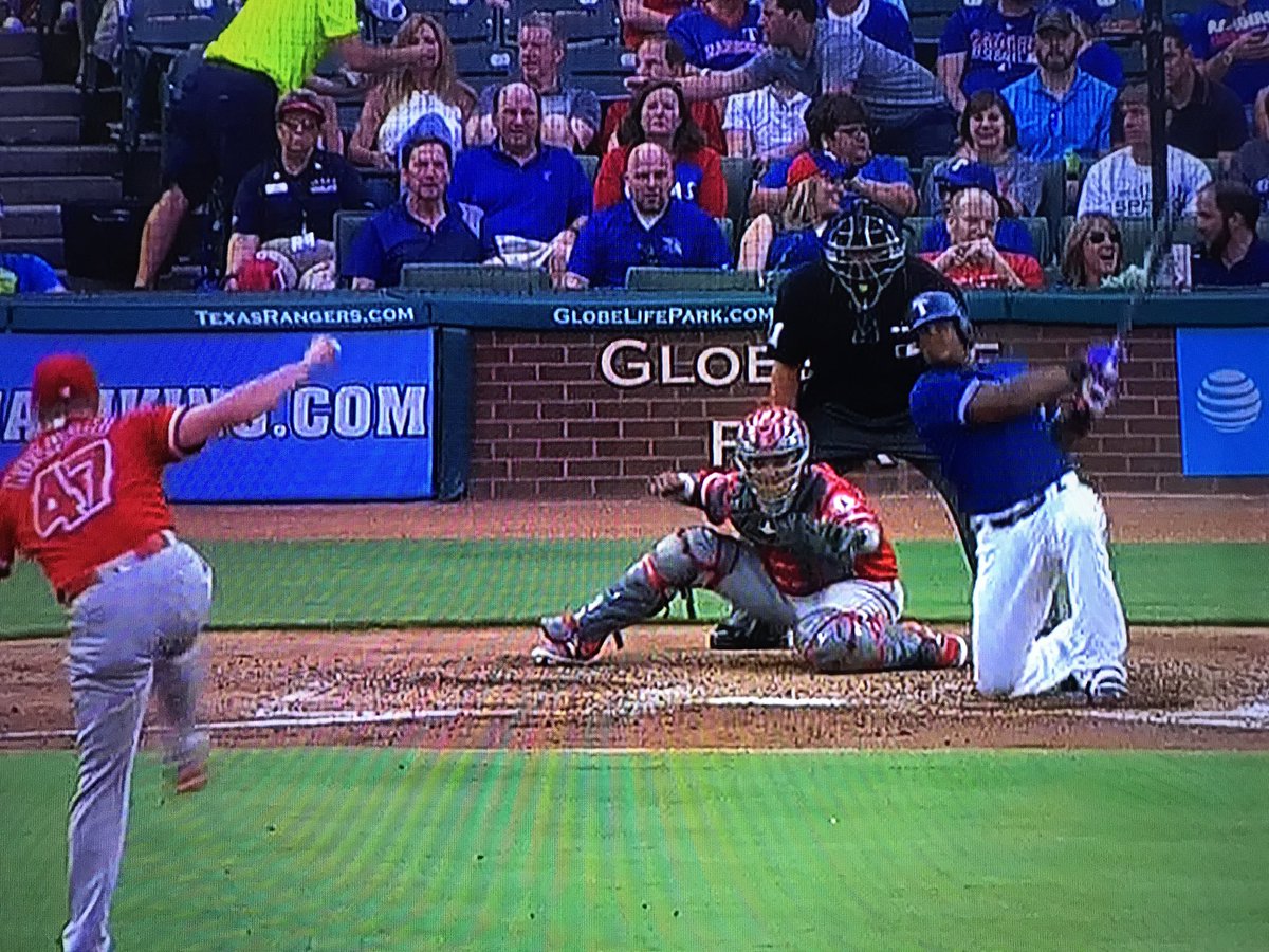 gregring's tweet image. I never can get enough of the  down on one knee HR by Belts!! @Rangers