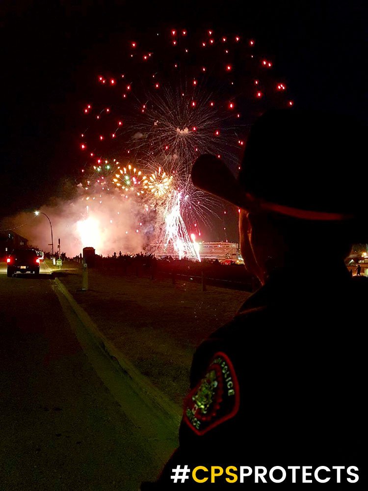 CalgaryPolice's tweet photo. The #Stampede2017 is underway & we're here to make sure everyone has a safe time at the #StampedeGrounds & across the city. #CPSprotects https://t.co/p2lOnnZ3us