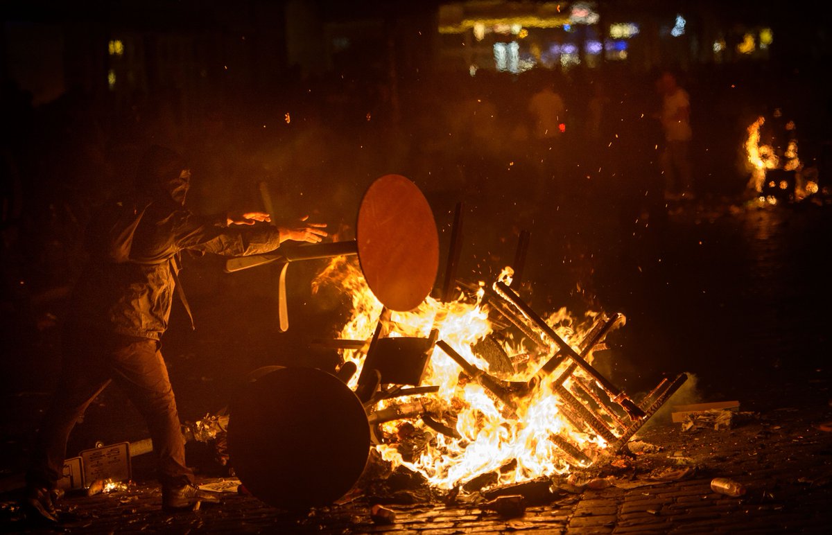 Photos of protest against #G20 Summit in Germany bit.ly/2u21YHN https://t.co/yAbv8Pf2zq