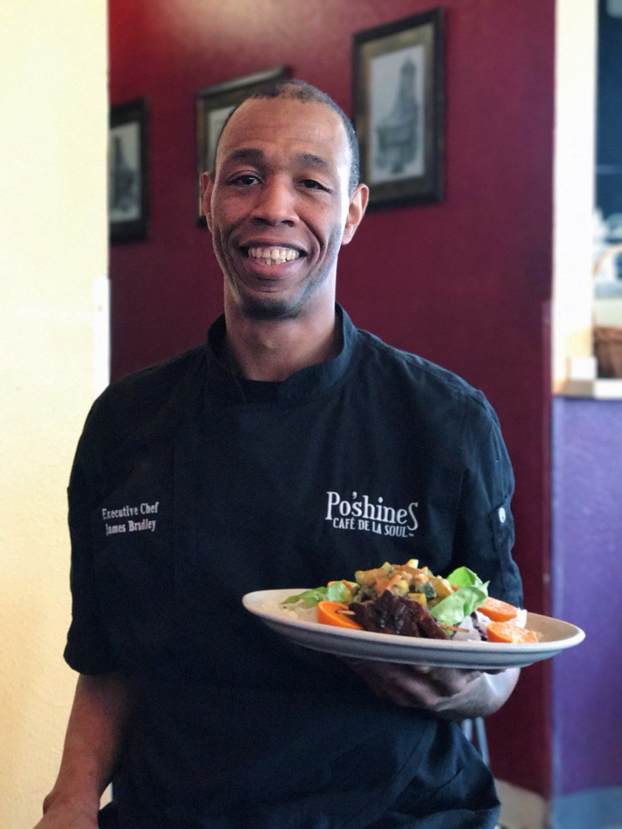 driando's tweet image. Humans of Tempeh: Chef Bradley and His Fusion Homy Tempeh Dish driando.com/2017/07/08/hum…