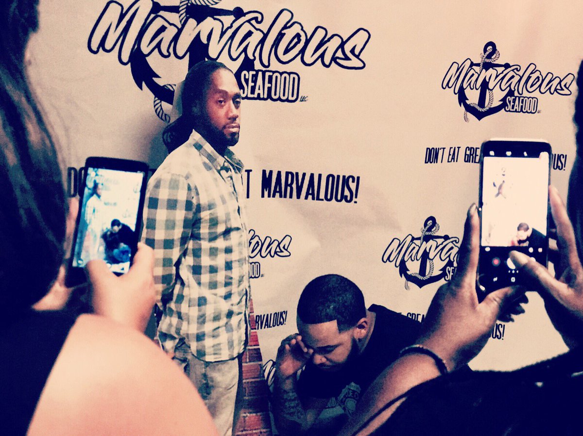 NellzSoTrilla's tweet photo. Back in tha building as you should be. Congrats big bro @MarvalousMarEnt.
#LegendsNeverDie | #LongLiveMAR https://t.co/qlo5qPyZmd