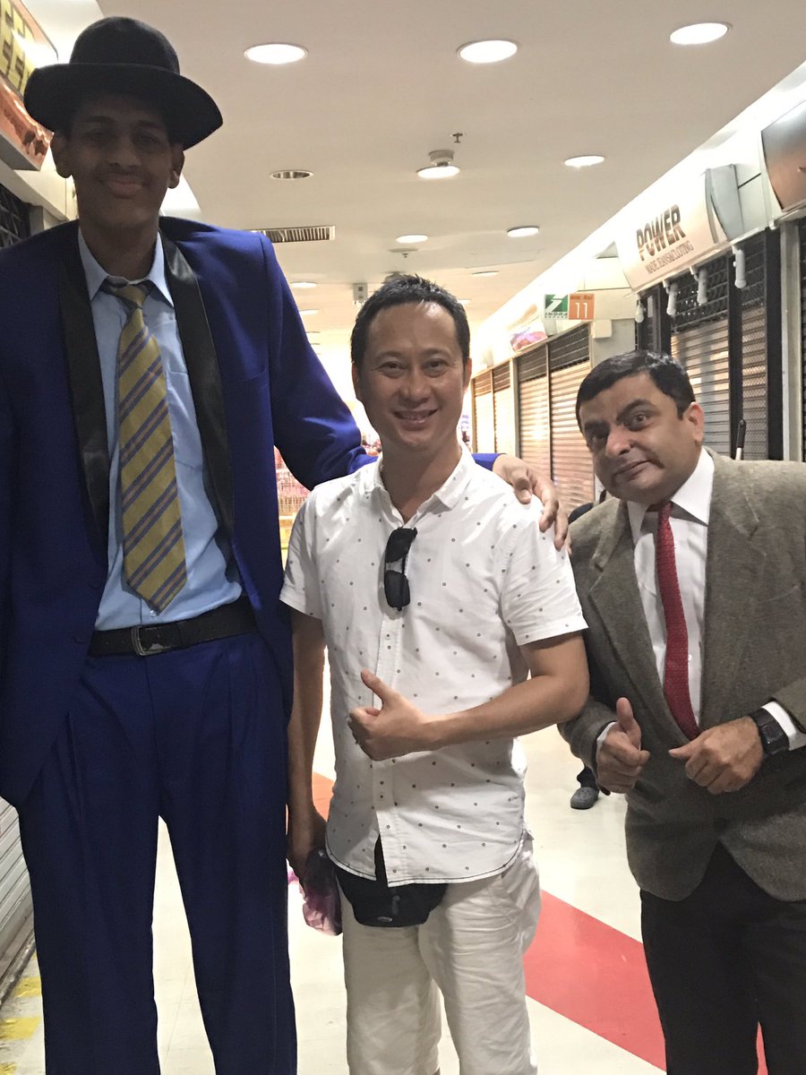 kevincrypto's tweet image. I very lucky and happy for 2 most interesting things :
The most famous people in the world❗️
Meet the tallest people in the world❗️