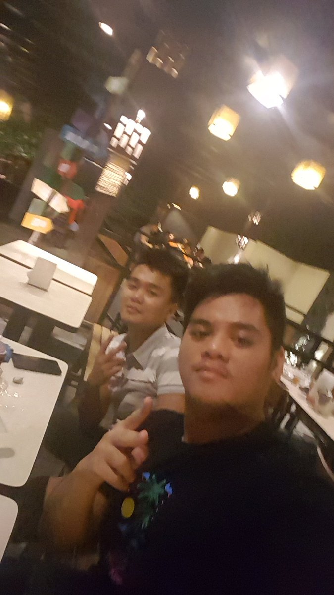 patricklopezzz's tweet photo. 😏😏😏😏 @dellosatristaan #jebbs https://t.co/snDy9NTzpo